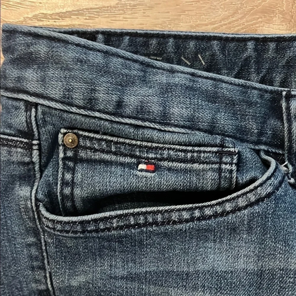 TOMMY HILFIGER Women's Modern Skinny Size 16R Jeans.